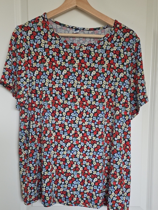 Old Navy Tops - Old Navy Black Floral Luxe Tee with Blue Green Yellow Pink Accents
